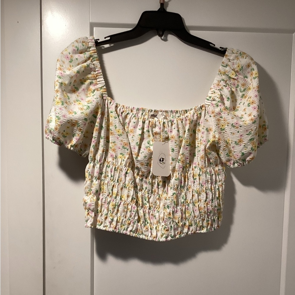 Nwt Elodie Cropped‎ floral blouse size XL